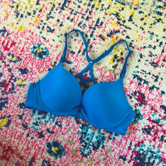 Victoria’s Secret Blue Push-up Bra! - Picture 1 of 3